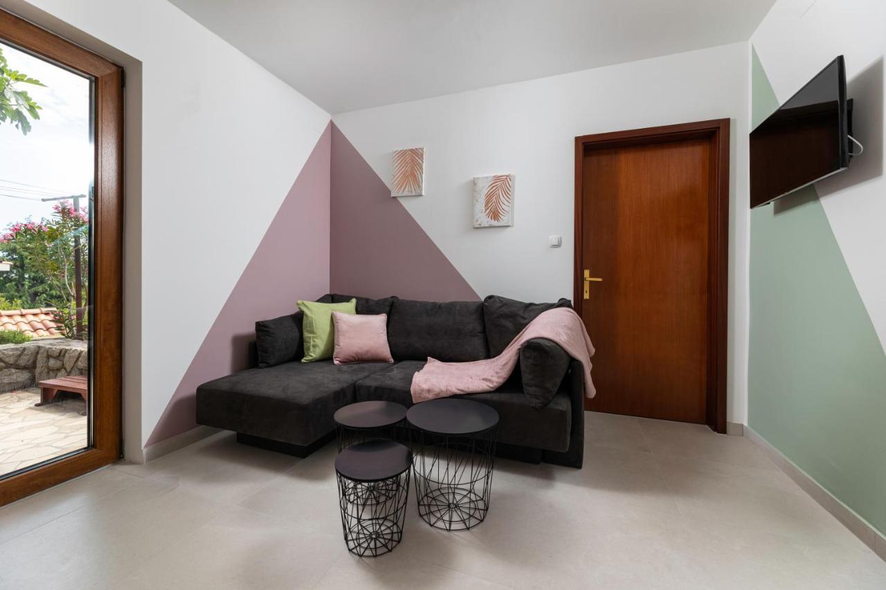 Apartments Vjeko Крк Екстер'єр фото