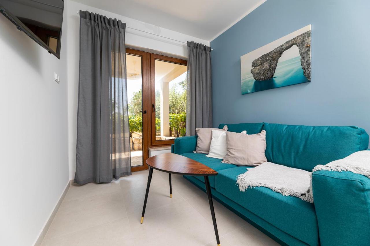 Apartments Vjeko Крк Екстер'єр фото